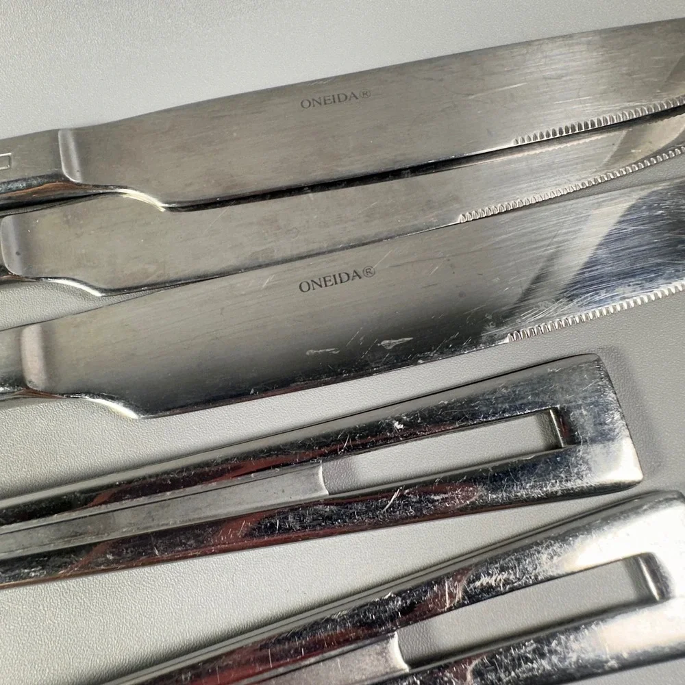 Oneida LIFT Stainless Flatware Slot Handle Modernist 7-Pc Set Knives Forks Spoon